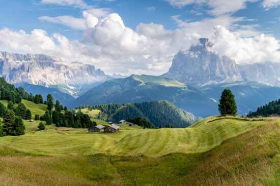 Ins herbstgoldene Südtirol  zur großen Dolomiten Rundfahrt